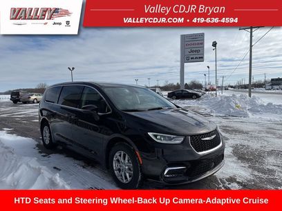 Used 2024 Chrysler Pacifica Touring-L