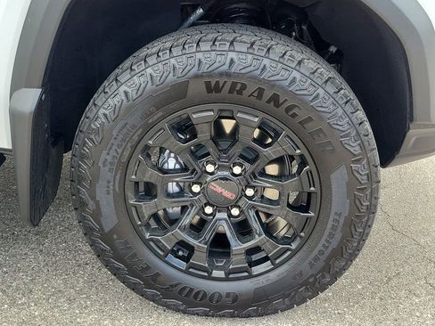 Used 2026 GMC Canyon Elevation w/ Convenience Package RWD image 7