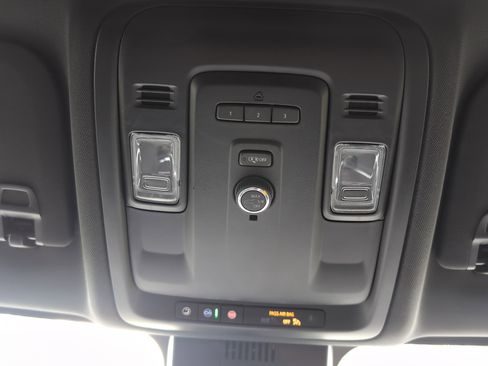 Used 2024 Chevrolet Tahoe Z71 AWD/4WD image 41