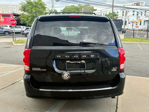 Used 2014 Dodge Grand Caravan SXT FWD image 6