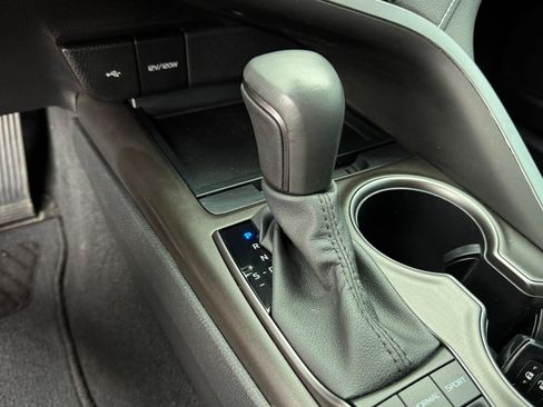Used 2024 Toyota Camry SE w/ Convenience Package FWD image 18