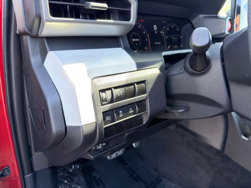 Used 2024 Toyota Tacoma TRD Sport w/ TRD Sport Upgrade Package image 29