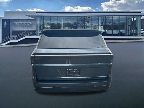 Used 2025 Lincoln Navigator Reserve w/ Jet Appearance Package AWD/4WD image 7