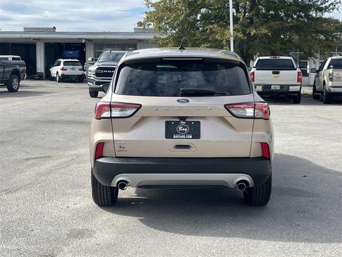 Used 2020 Ford Escape SE image 4