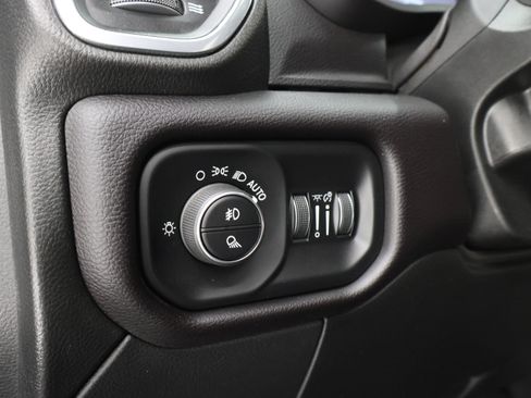 Used 2024 RAM 2500 Laramie AWD/4WD image 40