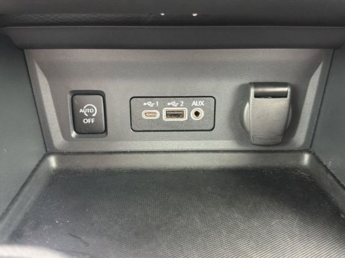 Used 2025 Nissan Sentra SV w/ All-Weather Package FWD image 8