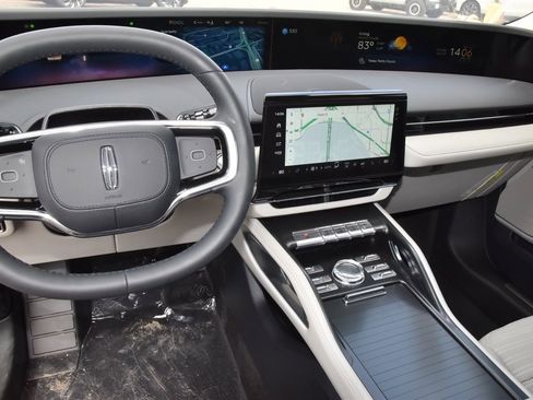 New 2026 Lincoln Nautilus Reserve AWD/4WD image 32
