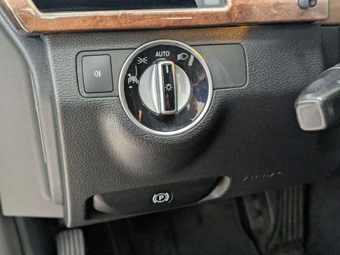 Used 2012 Mercedes-Benz E 350 4MATIC Sedan image 24