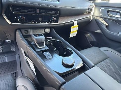 New 2026 Nissan Rogue Platinum AWD/4WD image 13
