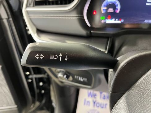 Used 2023 Jeep Grand Cherokee Altitude image 22