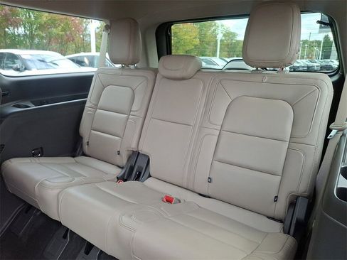 Certified 2023 Lincoln Navigator L Reserve image 9