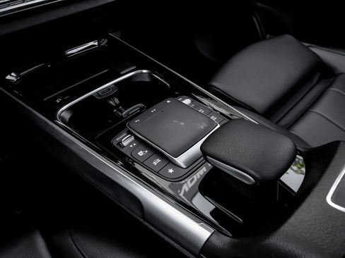 Used 2021 Mercedes-Benz GLB 250 4MATIC w/ Premium Package image 26