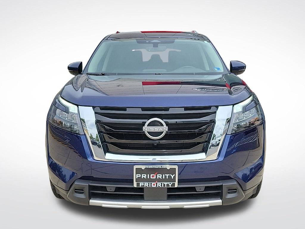 Used 2025 Nissan Pathfinder SL AWD/4WD image 8