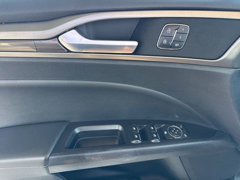 Certified 2018 Ford Fusion SE w/ Fusion SE Technology Package image 26