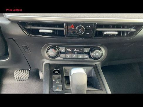 New 2026 Nissan Kicks SV w/ SV Premium Package FWD image 31