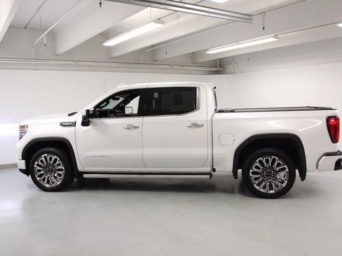 Used 2024 GMC Sierra 1500 Denali Ultimate image 9