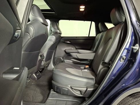 Used 2023 Toyota Highlander XSE AWD/4WD image 13