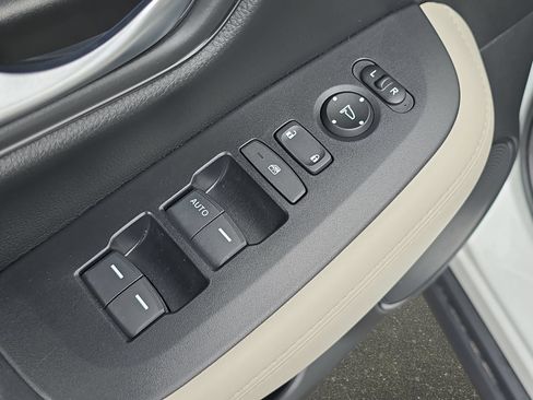 Used 2026 Honda HR-V LX image 28