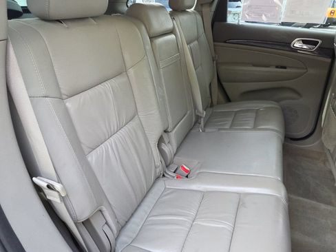 Used 2012 Jeep Grand Cherokee Laredo AWD/4WD image 27