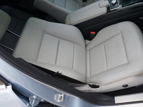 Used 2013 Mercedes-Benz E 350 BlueTEC Sedan image 14