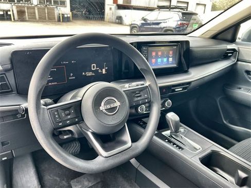 Used 2025 Nissan Kicks S image 11