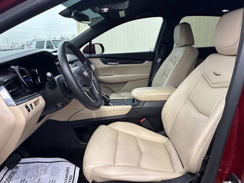 Used 2018 Cadillac XT5 FWD image 18