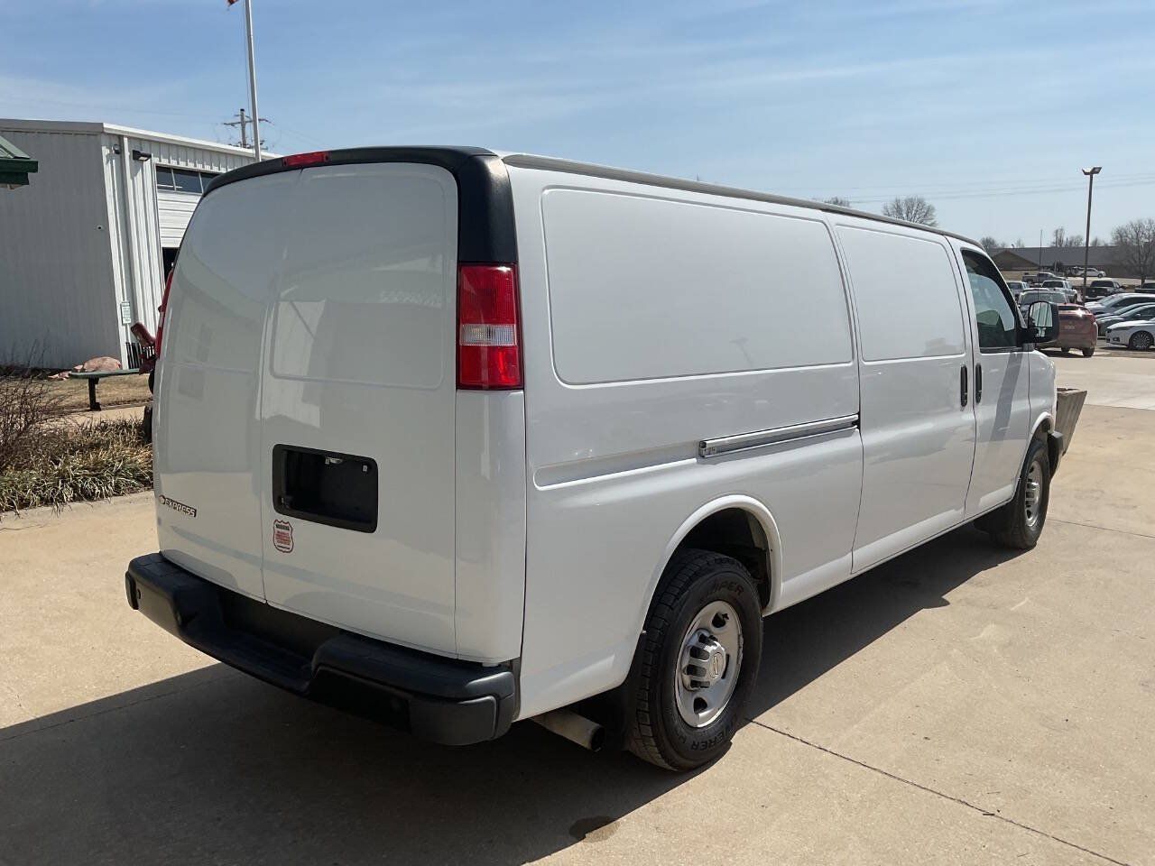 Used 2020 Chevrolet Express 3500 Extended w/ Driver Convenience Package RWD image 7