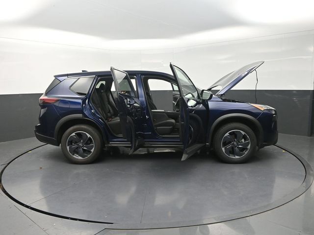 Used 2024 Nissan Rogue SV FWD image 46