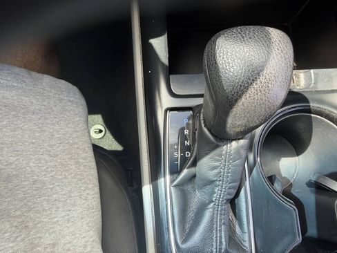 Used 2018 Toyota Camry LE FWD image 20