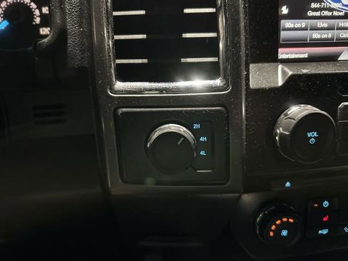 Used 2015 Ford F150 XLT w/ Equipment Group 302A Luxury image 31