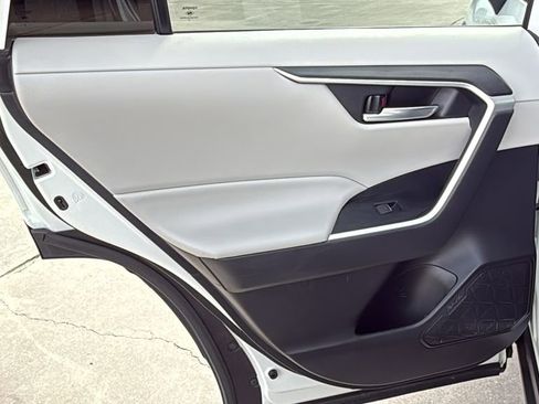 Used 2023 Toyota RAV4 XLE image 17