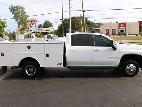 Used 2024 Chevrolet Silverado 3500 LT w/ Convenience Package AWD/4WD image 6