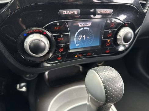 Used 2016 Nissan Juke SV image 20