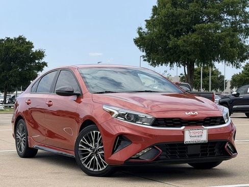 Used 2024 Kia Forte GT-Line w/ GT-Line Premium Package FWD image 2