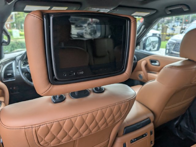 Used 2023 INFINITI QX80 Sensory w/ Cargo Package AWD/4WD image 18