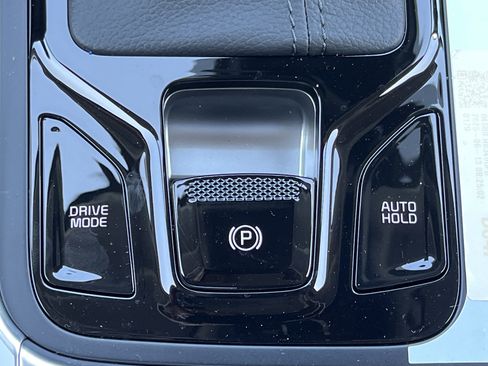 New 2026 Kia Carnival SX w/ SX Dark Edition Package image 10