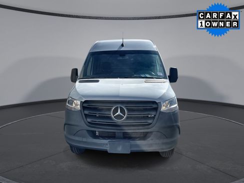 Used 2023 Mercedes-Benz Sprinter 3500 image 2