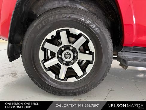 Used 2024 Toyota 4Runner TRD Off-Road Premium AWD/4WD image 13