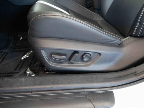Used 2025 Toyota Camry SE FWD image 12