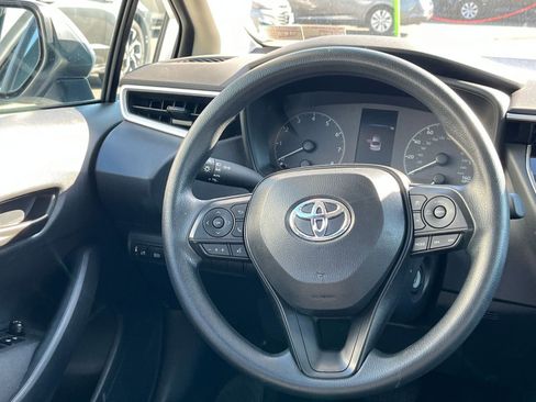 Used 2025 Toyota Corolla LE image 27
