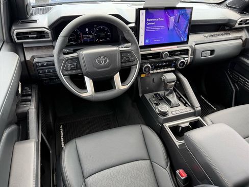 Used 2025 Toyota Tacoma Limited AWD/4WD image 9