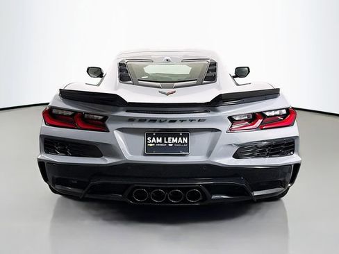 Used 2025 Chevrolet Corvette Z06 RWD image 6