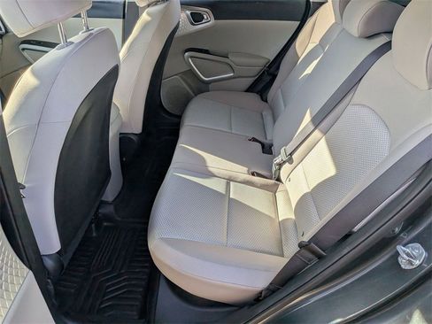 Used 2023 Kia Soul LX w/ LX Technology Package image 23