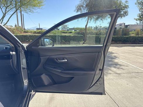 Used 2021 Nissan Sentra SV image 17