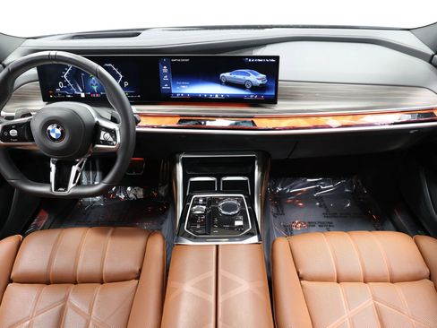 Used 2024 BMW 760i xDrive w/ Premium Package 2 AWD/4WD image 46
