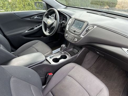 Used 2018 Chevrolet Malibu LS image 30