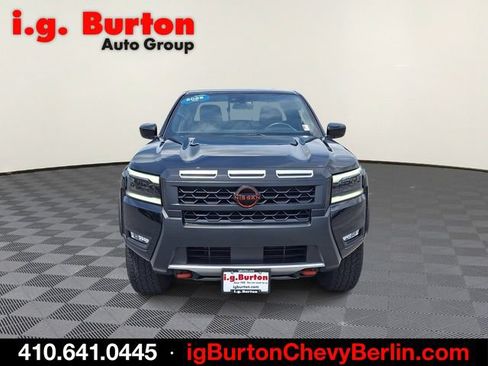 Used 2026 Nissan Frontier PRO-4X AWD/4WD image 2