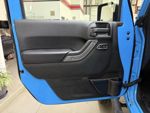 Used 2018 Jeep Wrangler Unlimited Sport S AWD/4WD image 10