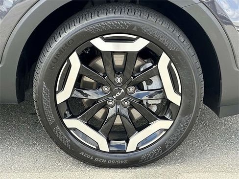 Used 2025 Kia Telluride S FWD image 9