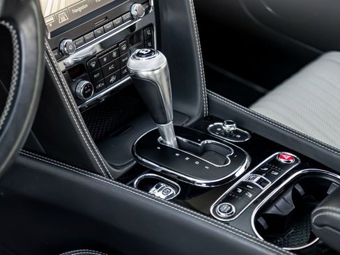 Used 2016 Bentley Continental GT image 24